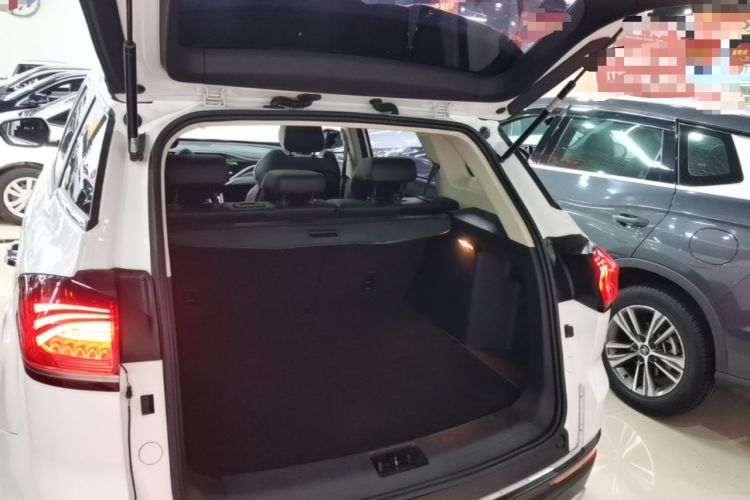 Used Geely Auto Emgrand X7 Sport 2020 1.5TD Automatic Smart Connect PRO Trunk