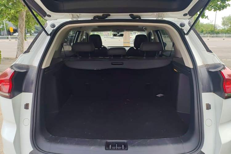Used Geely Auto Emgrand X7 Sport 2020 1.5TD Automatic Smart Connect PRO Trunk