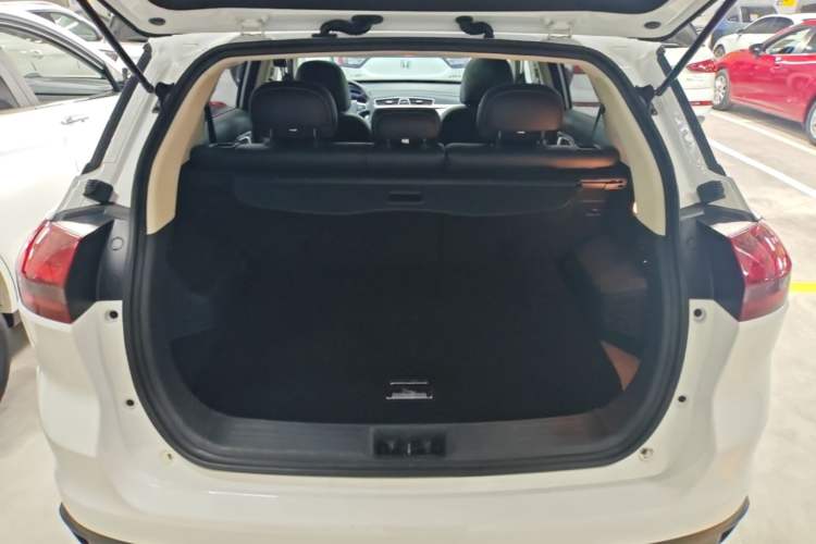 Used Geely Auto Emgrand X7 Sport 2020 1.8TD DCT Two-Wheel Drive Smart Connect 4G-Enabled Version Trunk