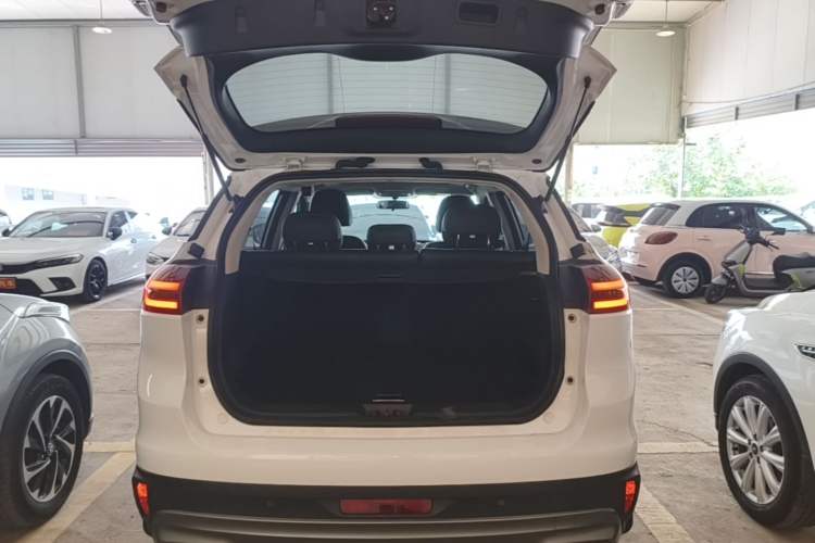 Used Geely Auto Emgrand X7 Sport 2020 1.8TD DCT Two-Wheel Drive Smart Connect 4G-Enabled Version Trunk