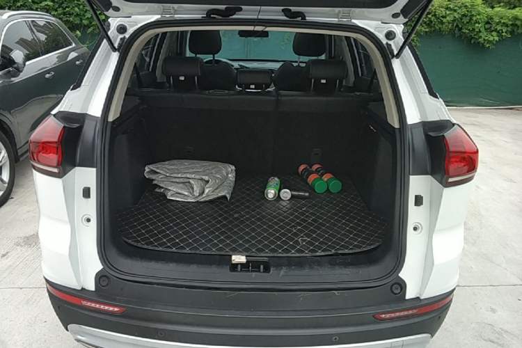 Used Geely Auto Emgrand X7 Sport 2020 1.8TD DCT Smart Connect PRO Trunk