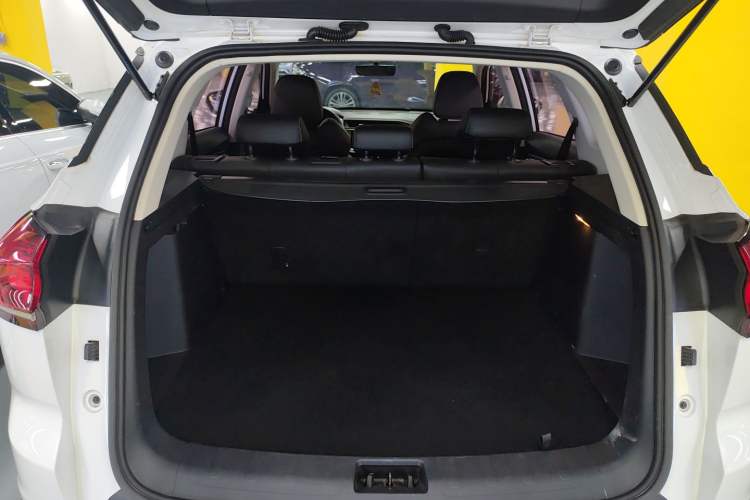 Used Geely Auto Emgrand X7 Sport 2020 1.5TD Automatic Smart Connect PRO Trunk