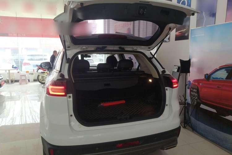 Used Geely Auto Emgrand X7 Sport 2020 1.8TD DCT Two-Wheel Drive Smart Connect 4G-Enabled Version Trunk