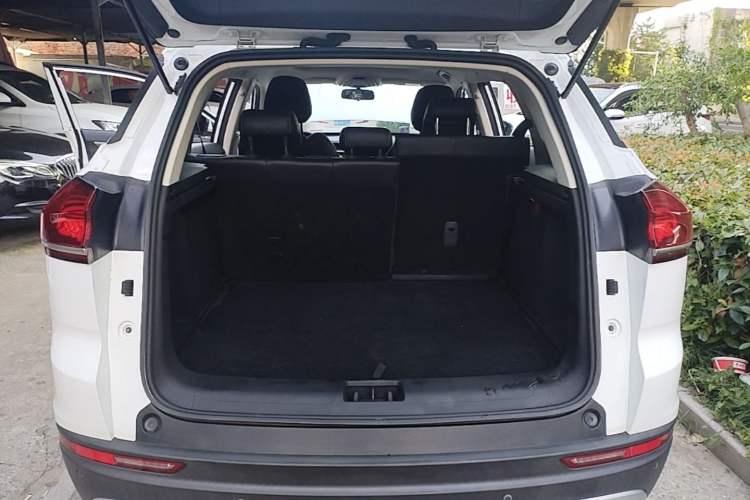Used Geely Auto Emgrand X7 Sport 2020 1.8TD DCT Smart Connect PRO Trunk