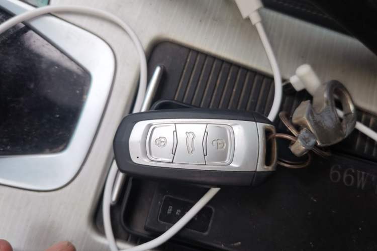 Used Geely Auto Emgrand X7 Sport 2020 1.8TD DCT Two-Wheel Drive Smart Connect 4G-Enabled Version Vehicle Key