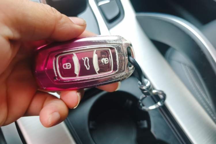 Used Geely Auto Emgrand X7 Sport 2020 1.8TD DCT Two-Wheel Drive Smart Connect 4G-Enabled Version Vehicle Key
