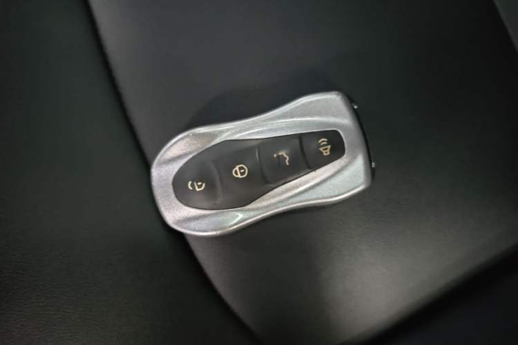Used Geely Auto Emgrand X7 Sport 2020 1.5TD Automatic Smart Connect PRO Vehicle Key