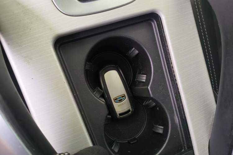 Used Geely Auto Emgrand X7 Sport 2020 1.8TD DCT Two-Wheel Drive Smart Connect 4G-Enabled Version Vehicle Key