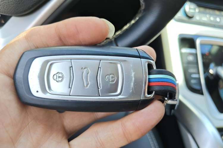 Used Geely Auto Emgrand X7 Sport 2020 1.8TD DCT Two-Wheel Drive Smart Connect 4G-Enabled Version Vehicle Key