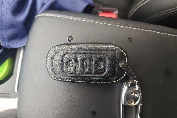 Used Geely Auto Emgrand X7 Sport 2020 1.8TD DCT Two-Wheel Drive Smart Connect 4G-Enabled Version Vehicle Key