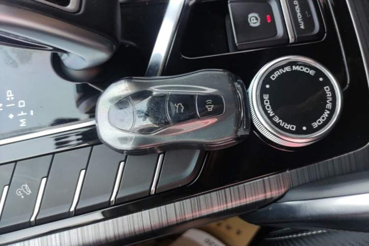 Used Geely Auto Emgrand X7 Sport 2020 1.8TD DCT Smart Connect PRO Vehicle Key