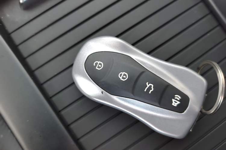 Used Geely Auto Emgrand X7 Sport 2020 1.8TD DCT Smart Connect PRO Vehicle Key