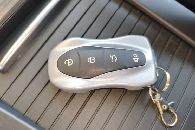 Used Geely Auto Emgrand X7 Sport 2020 1.8TD DCT Smart Connect PRO Vehicle Key