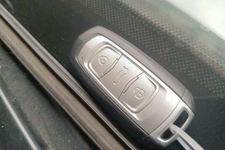 Used Geely Auto Emgrand X7 Sport 2020 1.8TD Manual Two-Wheel Drive Elite Version Vehicle Key