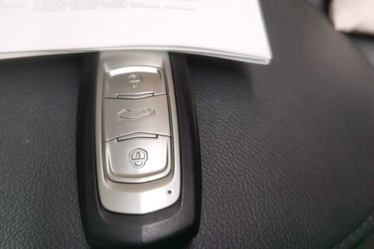 Used Geely Auto Emgrand X7 Sport 2020 1.8TD DCT Two-Wheel Drive Smart Connect 4G-Enabled Version Vehicle Key