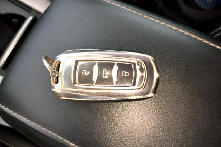 Used Geely Auto Emgrand X7 Sport 2020 1.8TD DCT Two-Wheel Drive Smart Connect 4G-Enabled Version Vehicle Key
