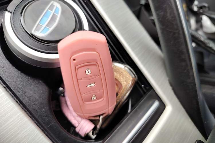 Used Geely Auto Emgrand X7 Sport 2020 1.8TD DCT Two-Wheel Drive Smart Connect 4G-Enabled Version Vehicle Key