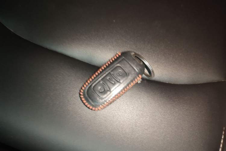 Used Geely Auto Emgrand X7 Sport 2020 1.8TD DCT Two-Wheel Drive Smart Connect 4G-Enabled Version Vehicle Key