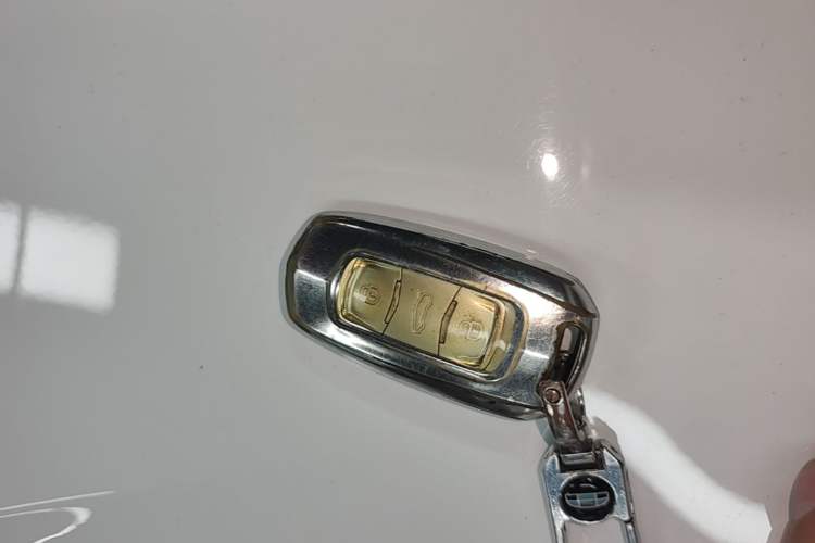 Used Geely Auto Emgrand X7 Sport 2020 1.8TD DCT Two-Wheel Drive Smart Connect 4G-Enabled Version Vehicle Key