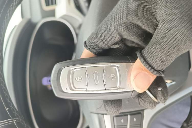 Used Geely Auto Emgrand X7 Sport 2020 1.8TD DCT Two-Wheel Drive Smart Connect 4G-Enabled Version Vehicle Key