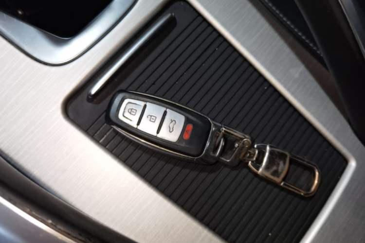 Used Geely Auto Emgrand X7 Sport 2020 1.8TD DCT Two-Wheel Drive Smart Connect 4G-Enabled Version Vehicle Key