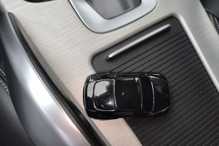 Used Geely Auto Emgrand X7 Sport 2020 1.8TD DCT Two-Wheel Drive Smart Connect 4G-Enabled Version Vehicle Key