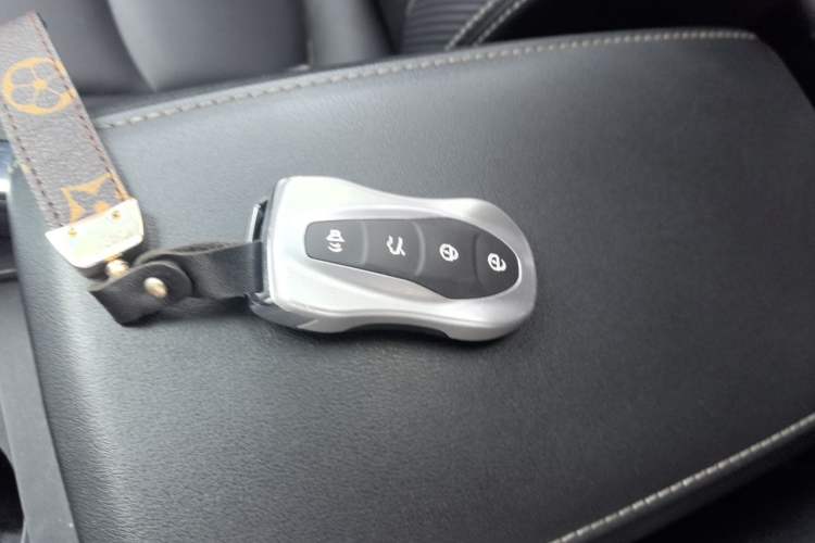 Used Geely Auto Emgrand X7 Sport 2020 1.8TD DCT ZhiZun PRO Vehicle Key