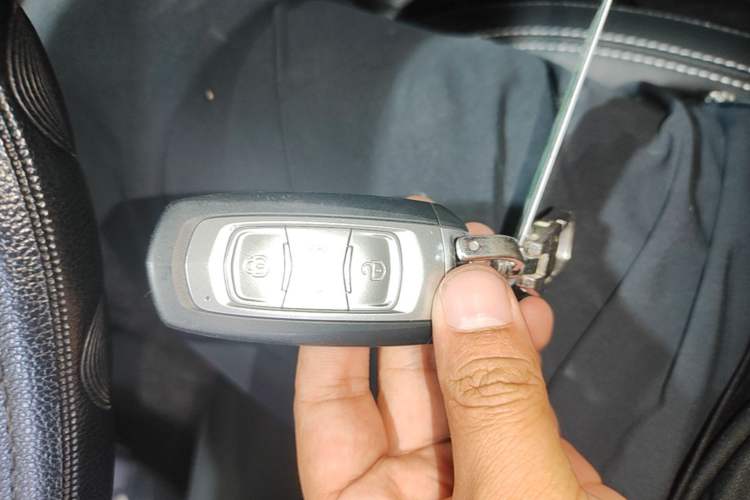 Used Geely Auto Emgrand X7 Sport 2020 1.8TD DCT Two-Wheel Drive Smart Connect 4G-Enabled Version Vehicle Key
