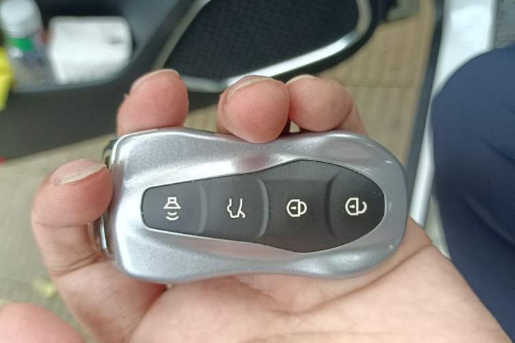 Used Geely Auto Emgrand X7 Sport 2020 1.5TD Automatic Smart Connect PRO Vehicle Key