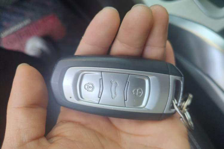 Used Geely Auto Emgrand X7 Sport 2020 1.8TD DCT Two-Wheel Drive Smart Connect 4G-Enabled Version Vehicle Key