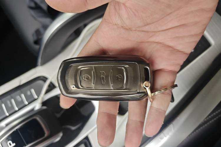 Used Geely Auto Emgrand X7 Sport 2020 1.8TD DCT Two-Wheel Drive Smart Connect 4G-Enabled Version Vehicle Key