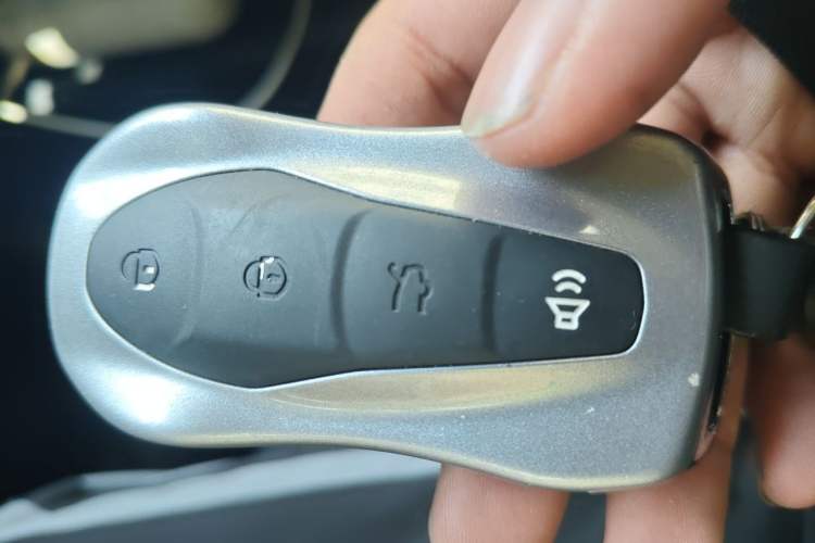 Used Geely Auto Emgrand X7 Sport 2020 1.5TD Automatic Smart Connect PRO Vehicle Key