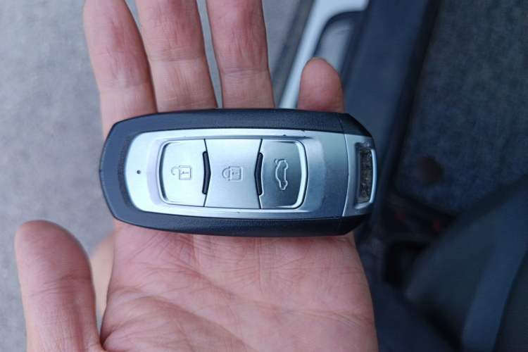Used Geely Auto Emgrand X7 Sport 2020 1.8TD DCT Two-Wheel Drive Smart Connect 4G-Enabled Version Vehicle Key