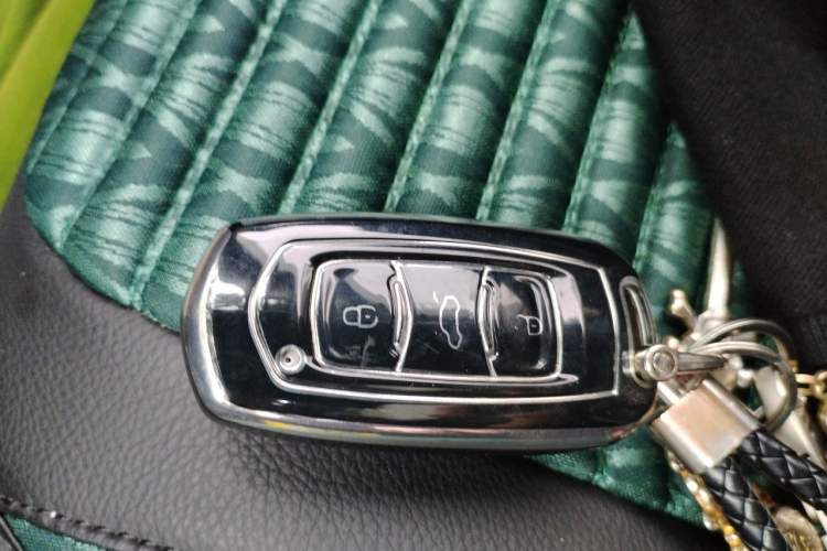 Used Geely Auto Emgrand X7 Sport 2020 1.8TD Manual Two-Wheel Drive Elite Version Vehicle Key