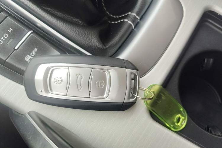Used Geely Auto Emgrand X7 Sport 2020 1.8TD Manual Two-Wheel Drive Zhiya Model Vehicle Key