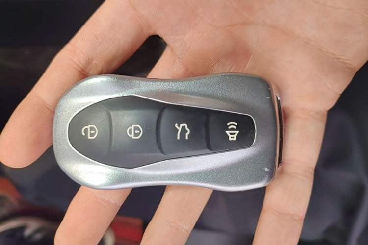 Used Geely Auto Emgrand X7 Sport 2020 1.5TD Automatic Smart Connect PRO Vehicle Key