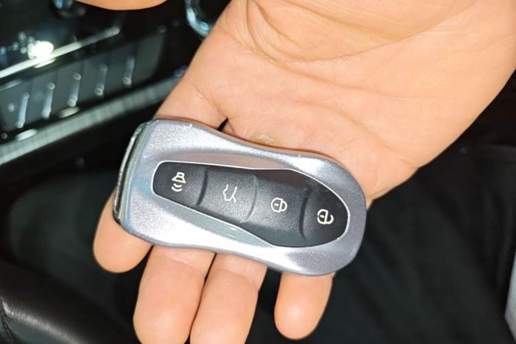 Used Geely Auto Emgrand X7 Sport 2020 1.8TD DCT Smart Connect PRO Vehicle Key