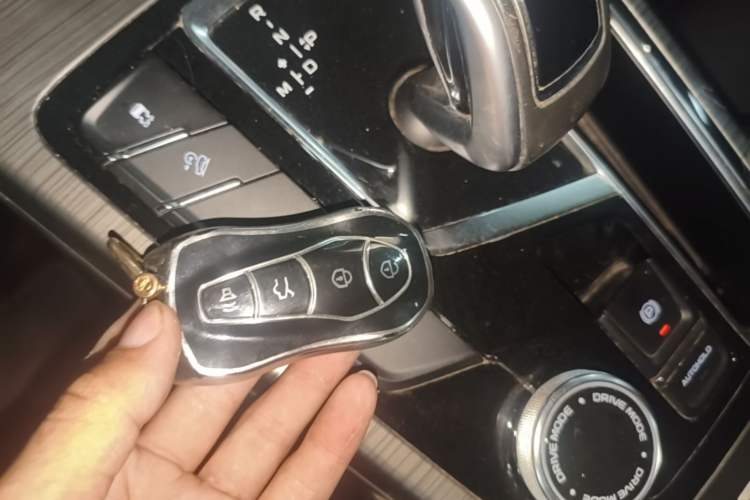 Used Geely Auto Emgrand X7 Sport 2020 1.5TD Automatic Smart Connect PRO Vehicle Key