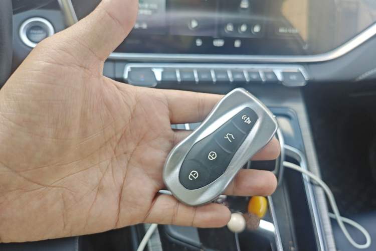 Used Geely Auto Emgrand X7 Sport 2020 1.5TD Automatic Smart Connect PRO Vehicle Key