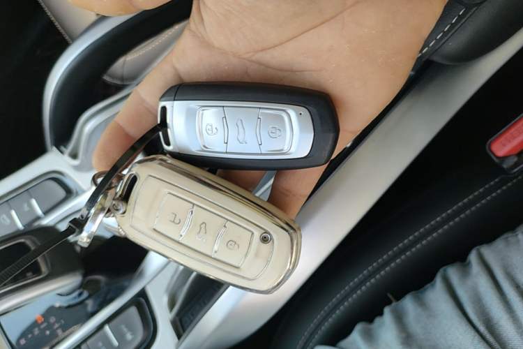Used Geely Auto Emgrand X7 Sport 2020 1.8TD DCT Two-Wheel Drive Smart Connect 4G-Enabled Version Vehicle Key