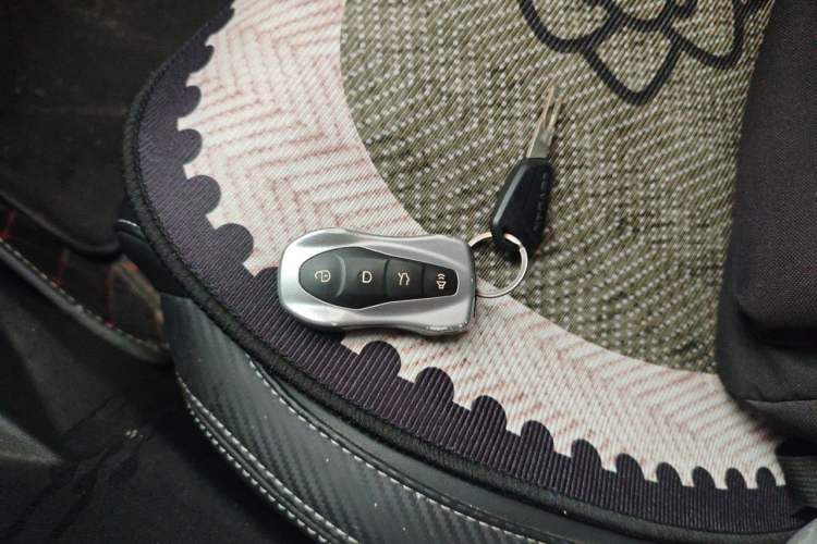 Used Geely Auto Emgrand X7 Sport 2020 1.5TD Automatic Smart Connect PRO Vehicle Key