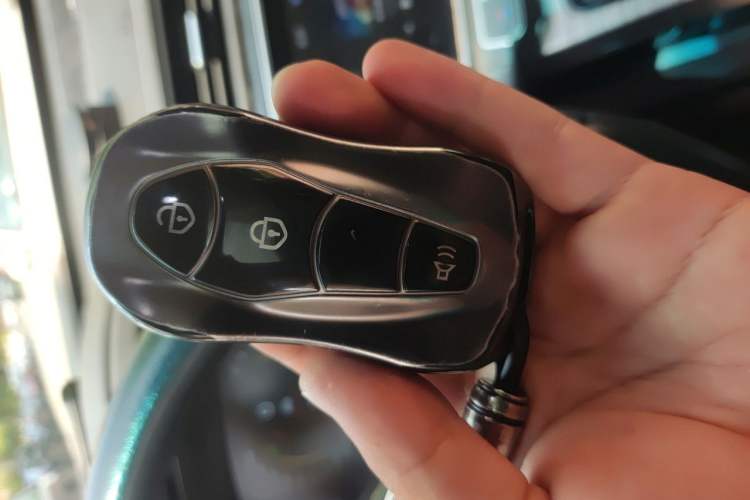 Used Geely Auto Emgrand X7 Sport 2020 1.8TD DCT Smart Connect PRO Vehicle Key