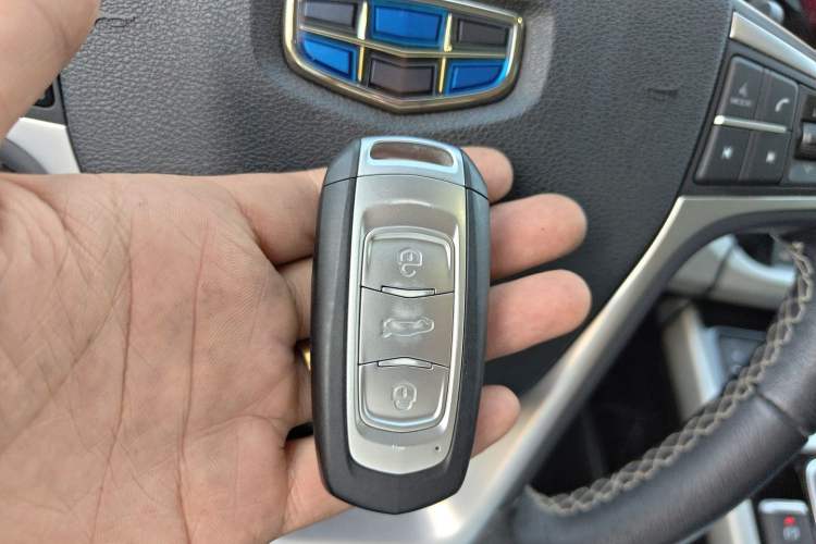 Used Geely Auto Emgrand X7 Sport 2020 1.8TD DCT Two-Wheel Drive Smart Connect 4G-Enabled Version Vehicle Key