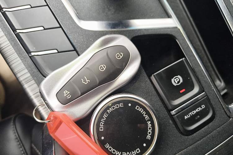 Used Geely Auto Emgrand X7 Sport 2020 1.5TD Automatic Smart Connect PRO Vehicle Key