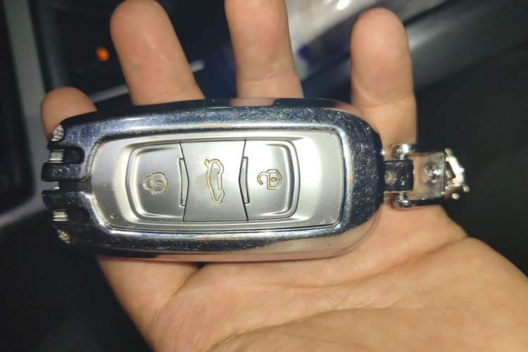 Used Geely Auto Emgrand X7 Sport 2020 1.8TD DCT Two-Wheel Drive Smart Connect 4G-Enabled Version Vehicle Key
