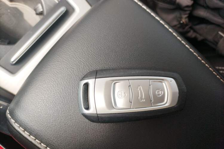 Used Geely Auto Emgrand X7 Sport 2020 1.8TD DCT Two-Wheel Drive Smart Connect 4G-Enabled Version Vehicle Key