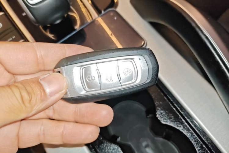 Used Geely Auto Emgrand X7 Sport 2020 1.8TD DCT Two-Wheel Drive Smart Connect 4G-Enabled Version Vehicle Key