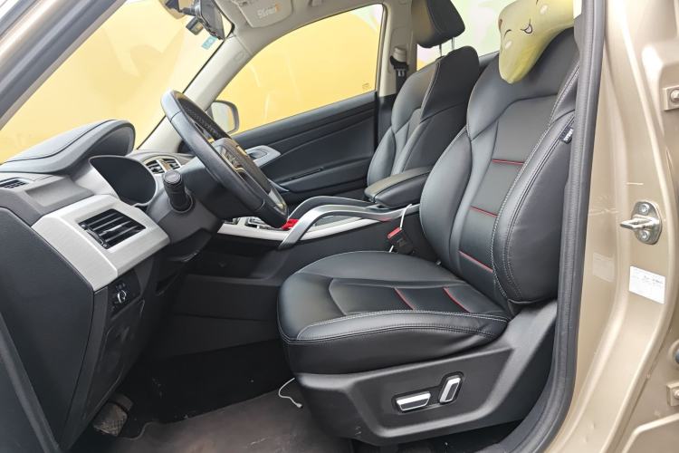 Used Geely Auto Emgrand X7 Sport 2020 1.8TD DCT Two-Wheel Drive Smart Connect 4G-Enabled Version Left Front Seat