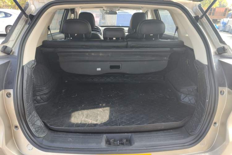 Used Geely Auto Emgrand X7 Sport 2020 1.8TD DCT Two-Wheel Drive Smart Connect 4G-Enabled Version Trunk