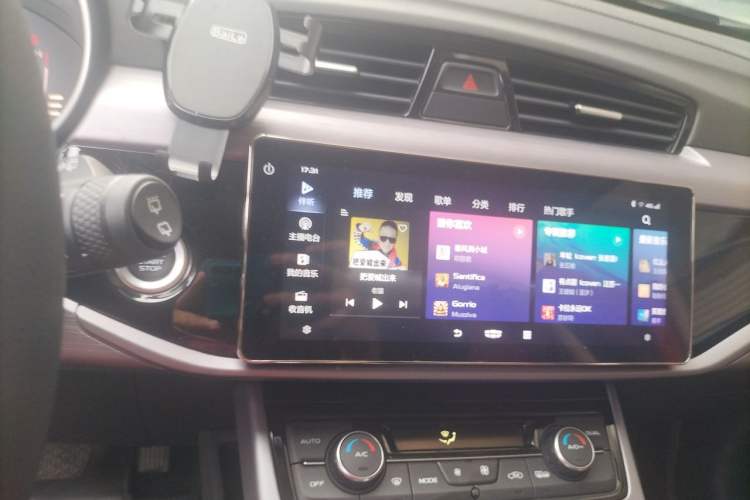 Used Geely Auto Emgrand X7 Sport 2021 Million Edition 1.8TD DCT Two-Wheel Drive Comfort Model Audio And AC Panel